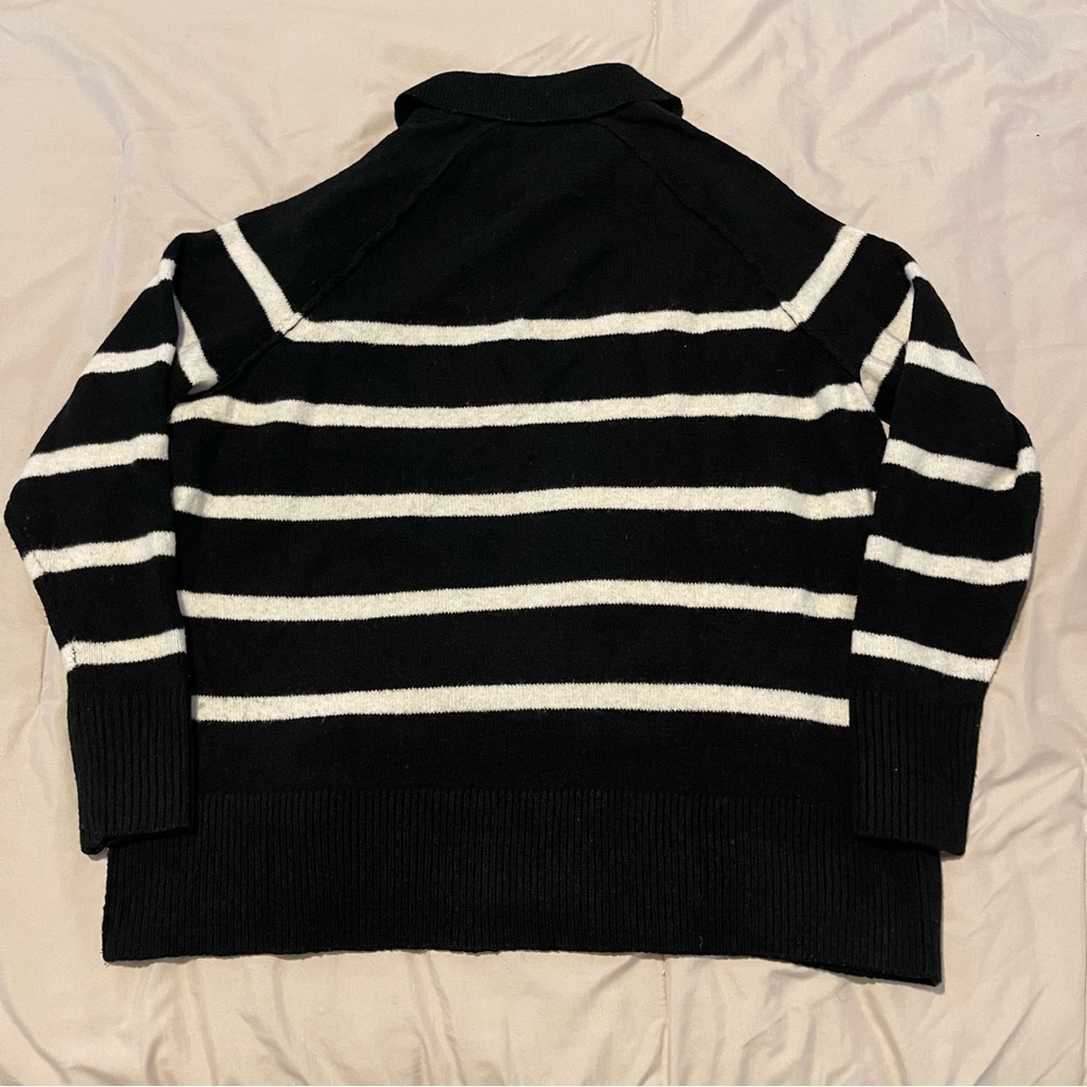 American Eagle Black and White Striped Sweater Women’s Size XS - Picture 4 of 4